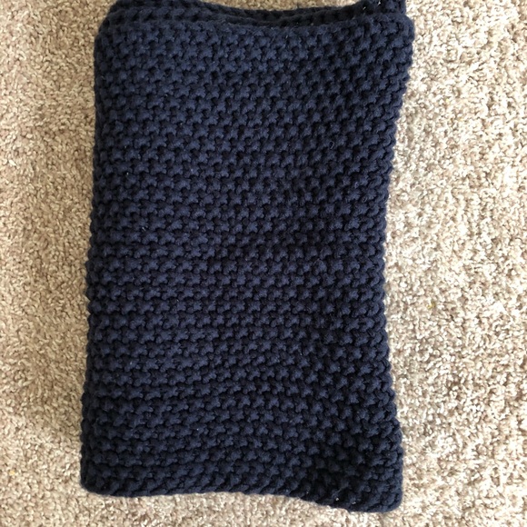 GAP scarf used only one once - Picture 3 of 4